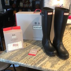 Tall hunter boots